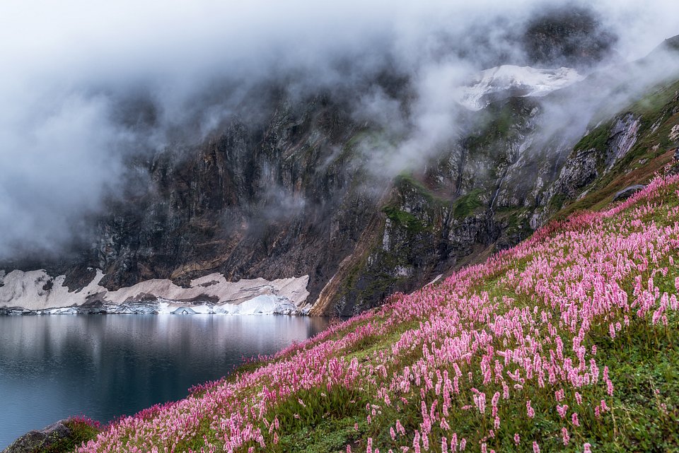 Rati Gali lake