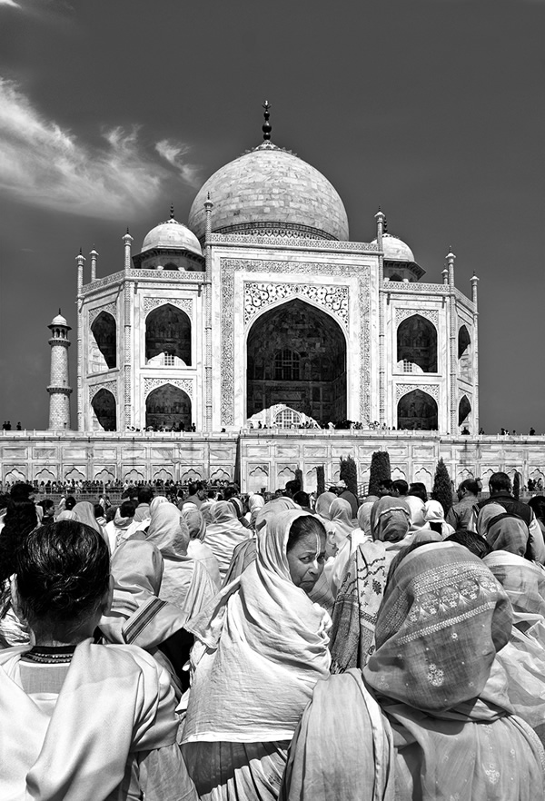 Eminent Indian Photographer Moushumee K Jha In Conversation With Raj Sarkar