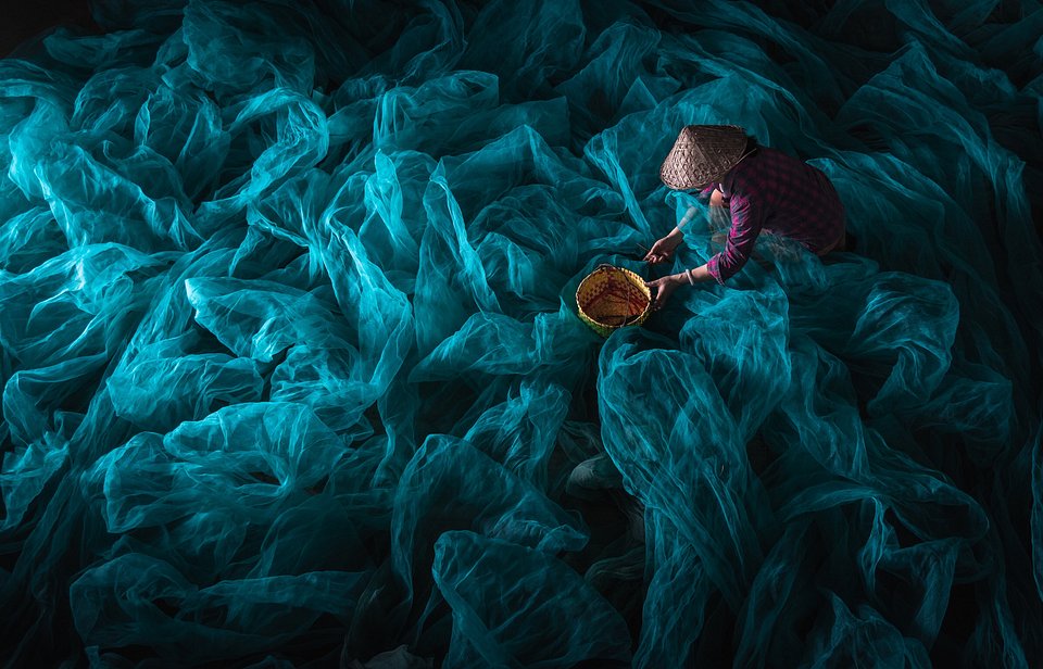 Sea of Nets- The Best Photos of Women