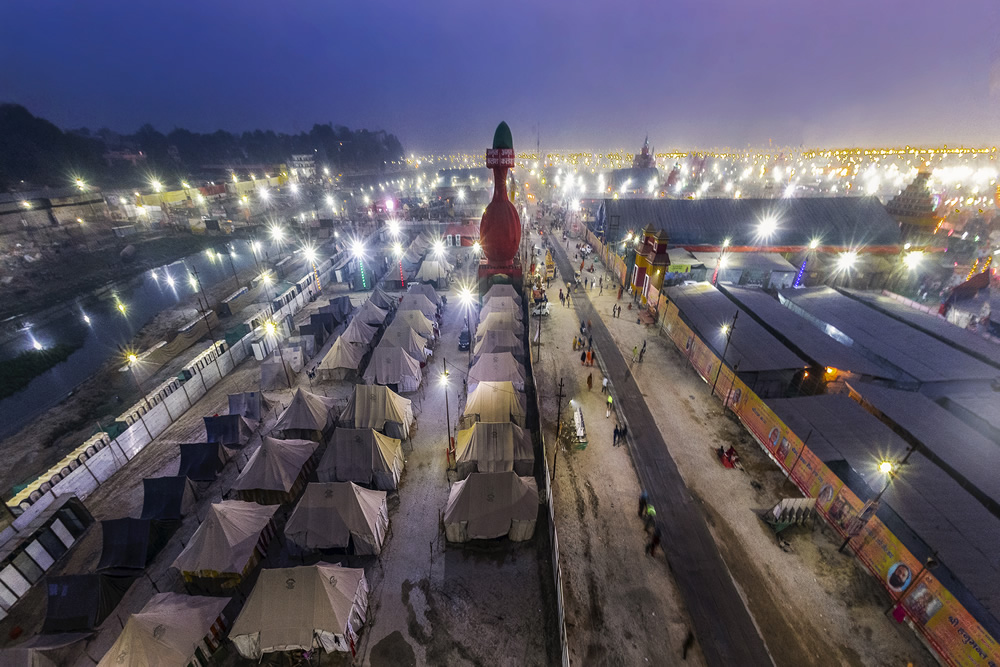 Prayagraj Kumbh Mela 2019: Photo Series By Dashawatar Bade