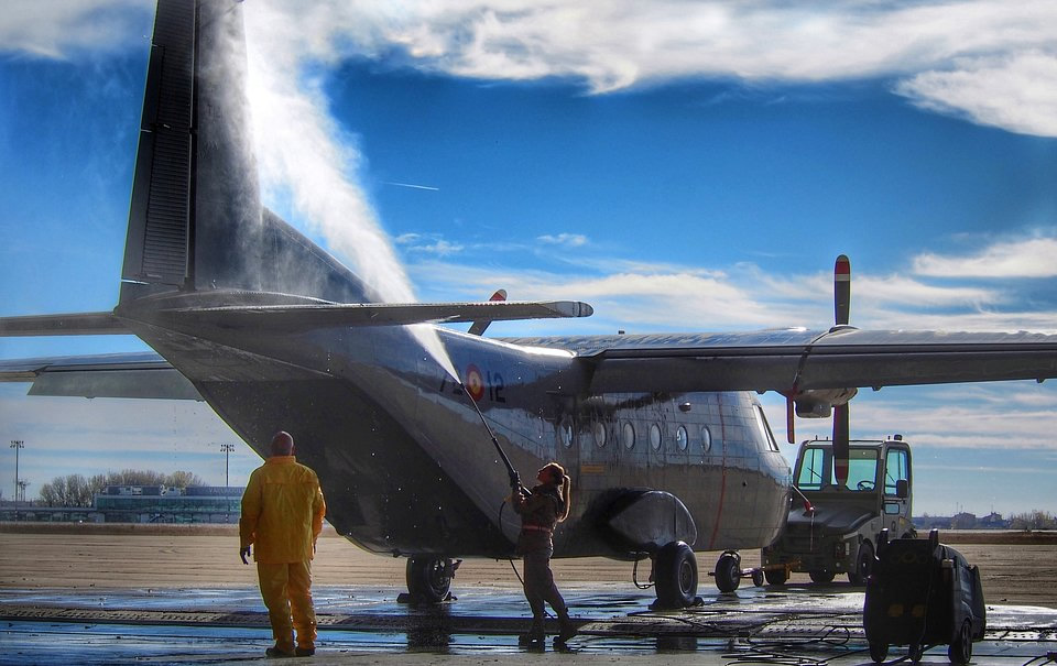 Airplane cleaning with clouds