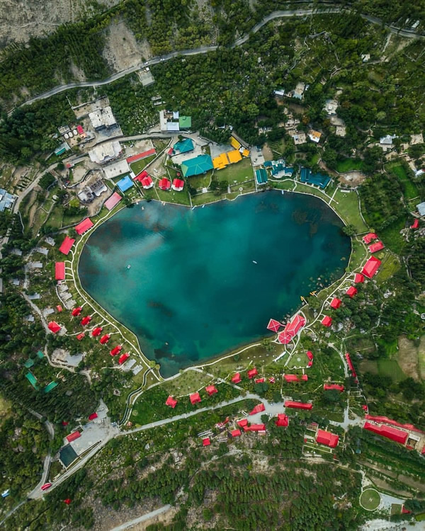 Beautiful Shangrila Lake