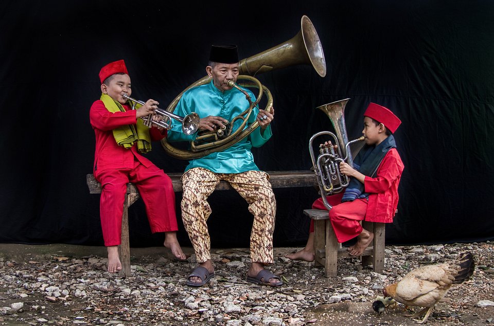 Learning musical instruments - Indonesia