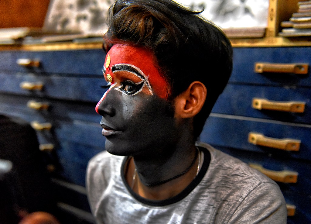 Cultural Vibrance of Shivaratri Festival: Photo Series By Avishek Das 