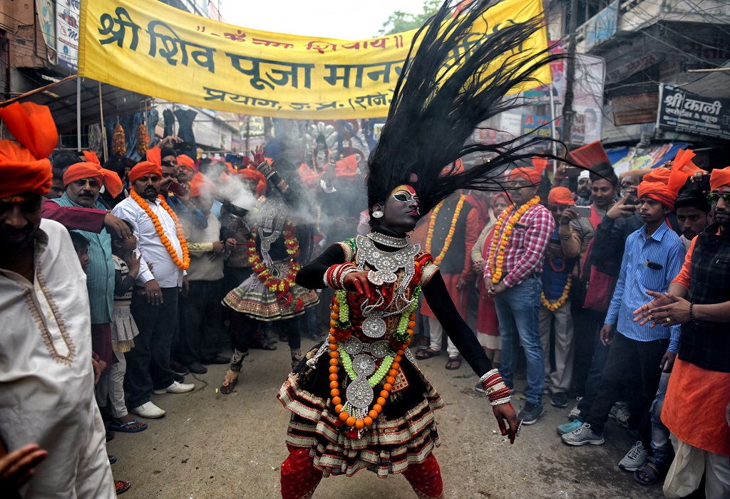 Cultural Vibrance of Shivaratri Festival: Photo Series By Avishek Das 