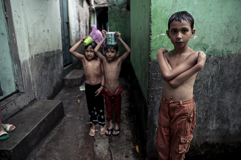 Biharis of Dhaka: Stateless People by Vilen Gabrielyan