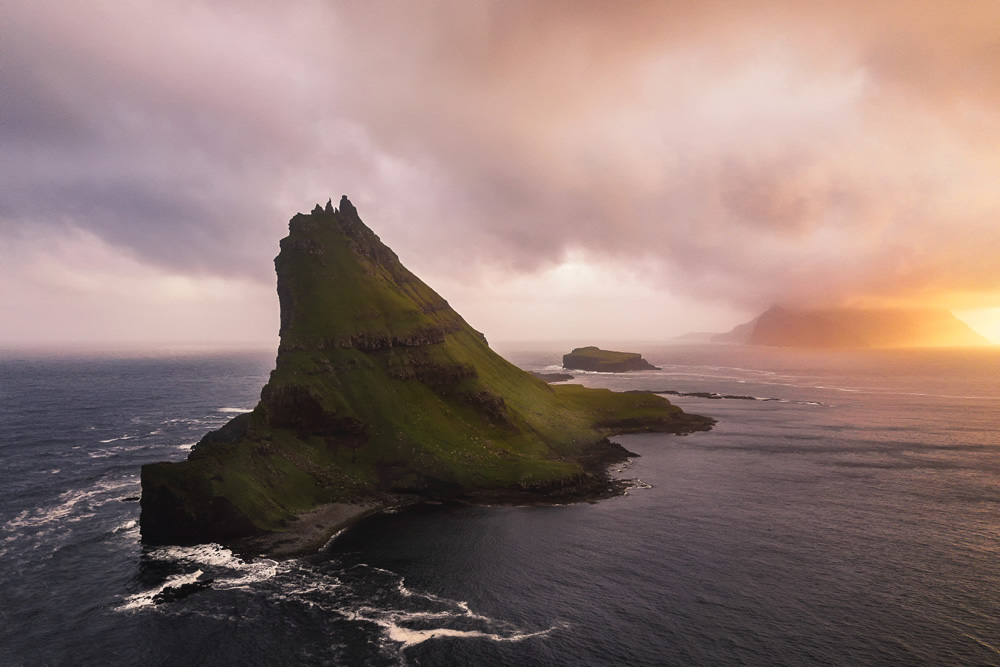 Faroe Islands: Beautiful Landscape Photography by Sebastian Holmer