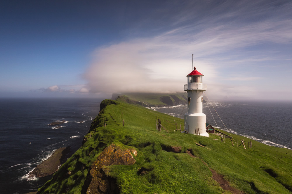 Faroe Islands: Beautiful Landscape Photography by Sebastian Holmer