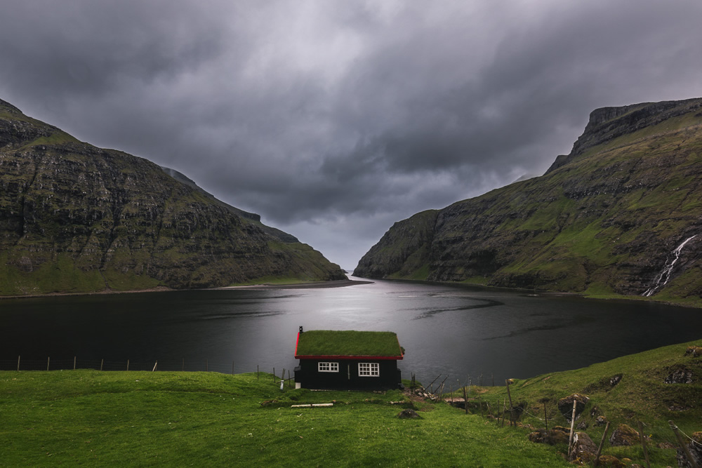 Faroe Islands: Beautiful Landscape Photography by Sebastian Holmer