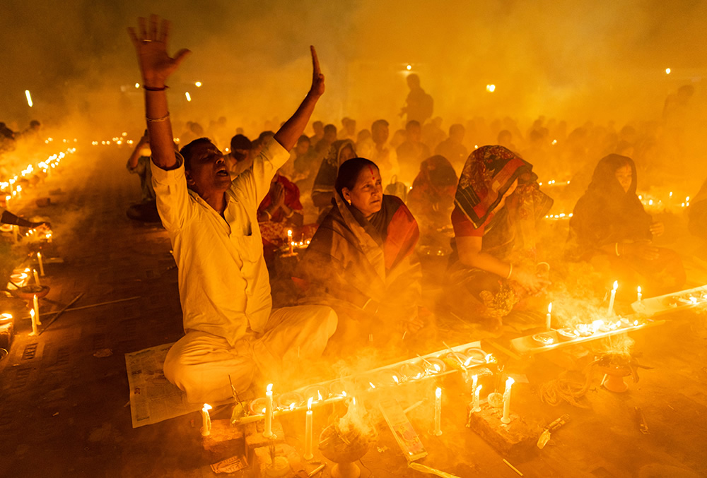 The Light of the Souls: Rakher Upobash by Md.Arifuzzaman