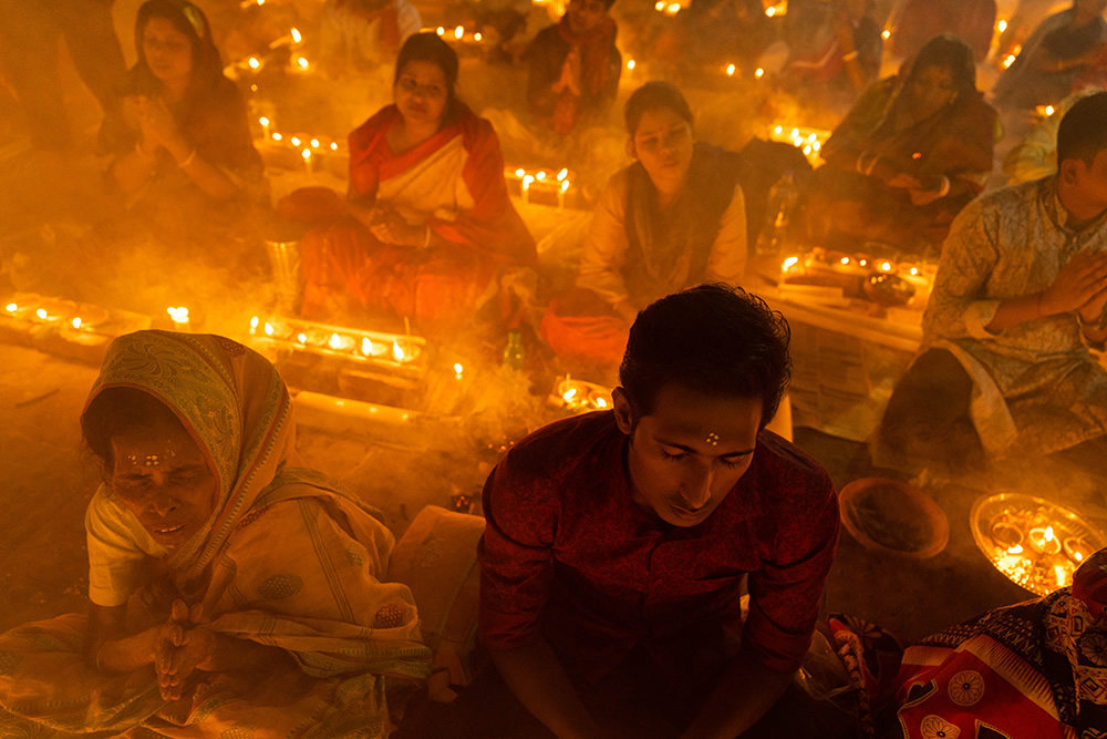 The Light of the Souls: Rakher Upobash by Md.Arifuzzaman