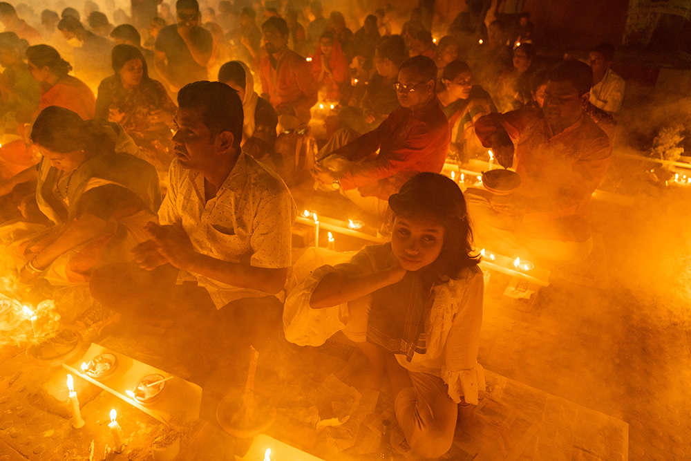 The Light of the Souls: Rakher Upobash by Md.Arifuzzaman