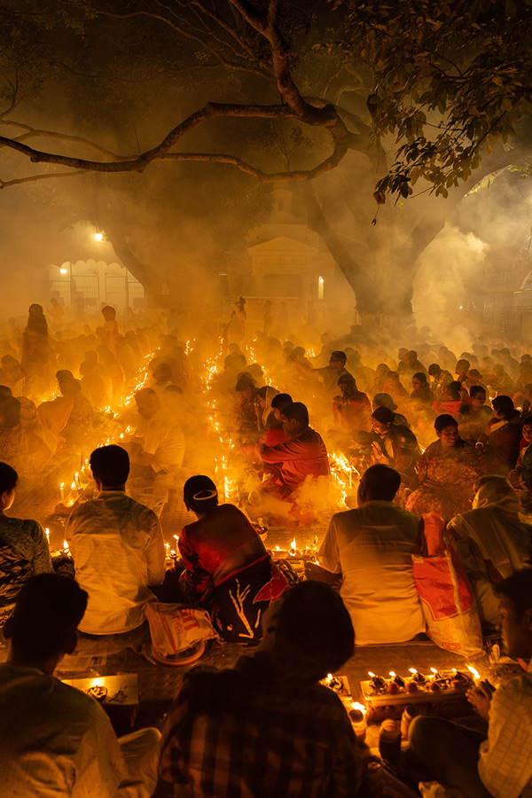 The Light of the Souls: Rakher Upobash by Md.Arifuzzaman