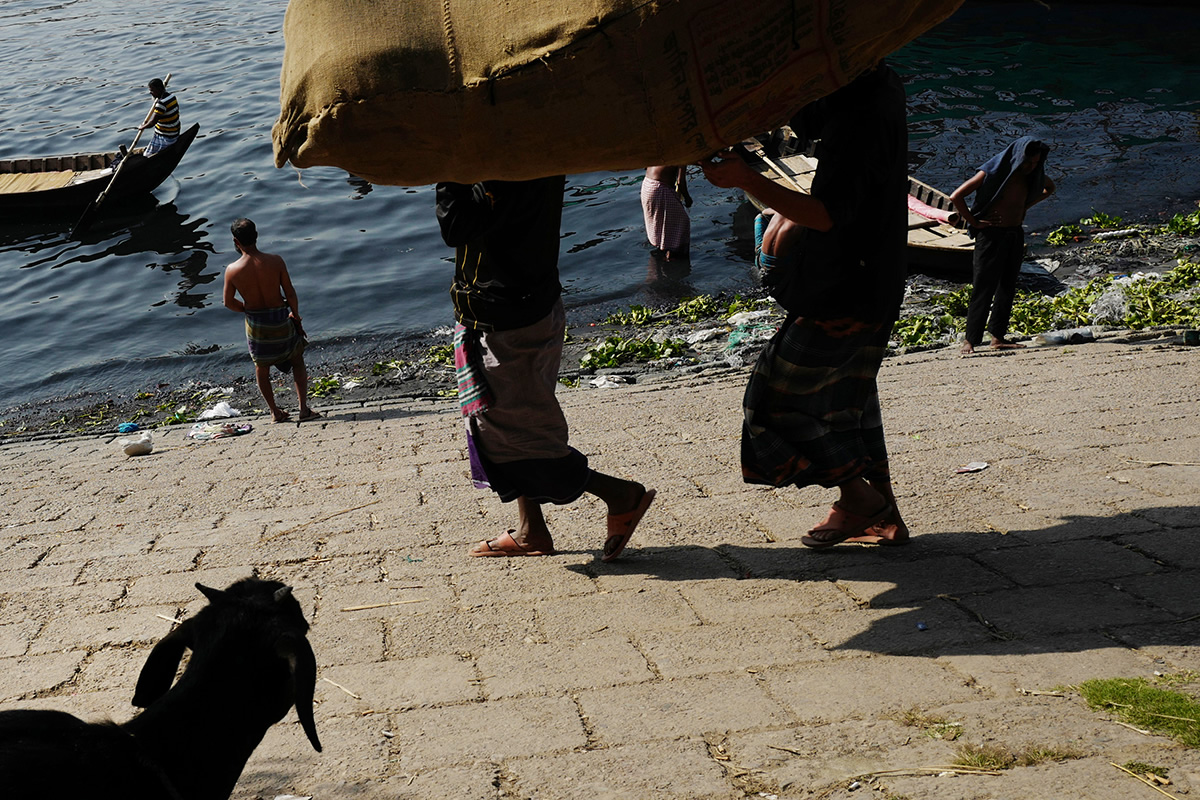 A Way Into Dhaka: Travel Experience By Zamrus Zam