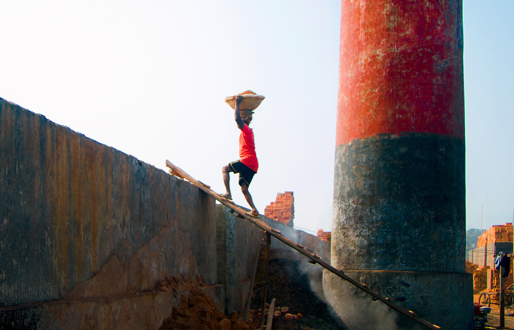 Colorless Lives Around The Brick Factories: Photo Story By Ehsanul Siddiq Aranya