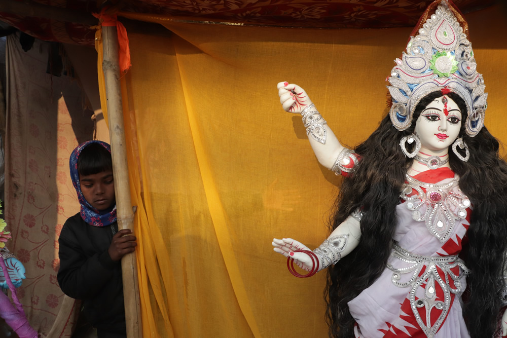 Life And Livings Of Gangasagar Fair By Anaranya Basu