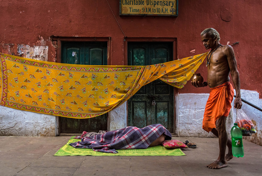 Life Around The Ghats Of Howrah By Pritam Sen