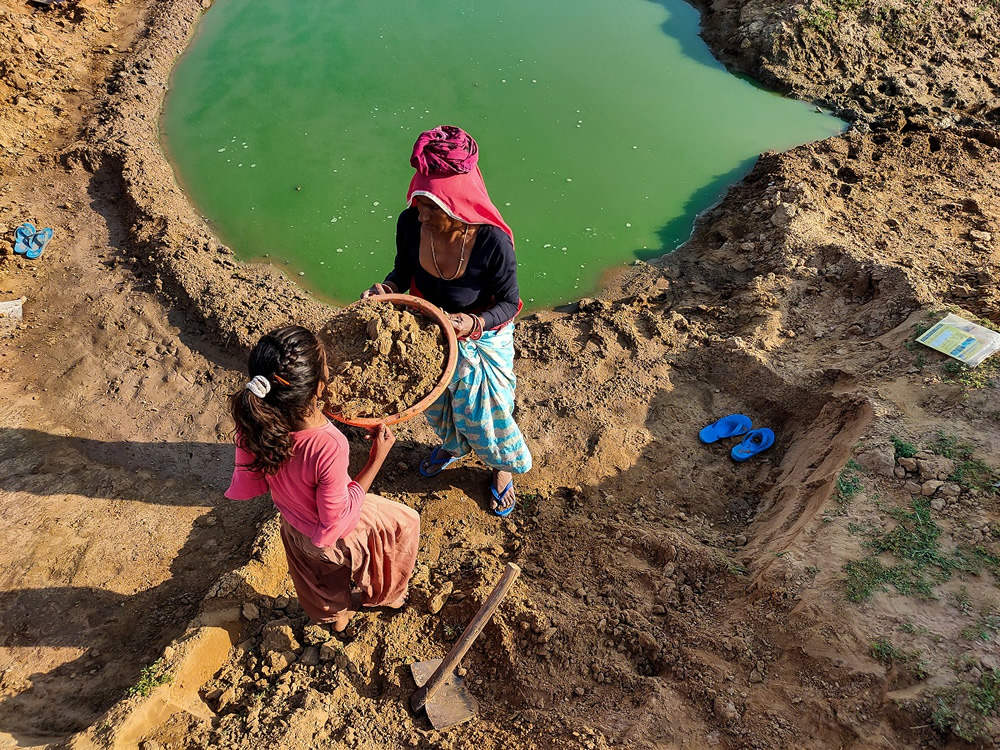 Life Of MGNREGA Workers During Pandemic By Sunil Khandal