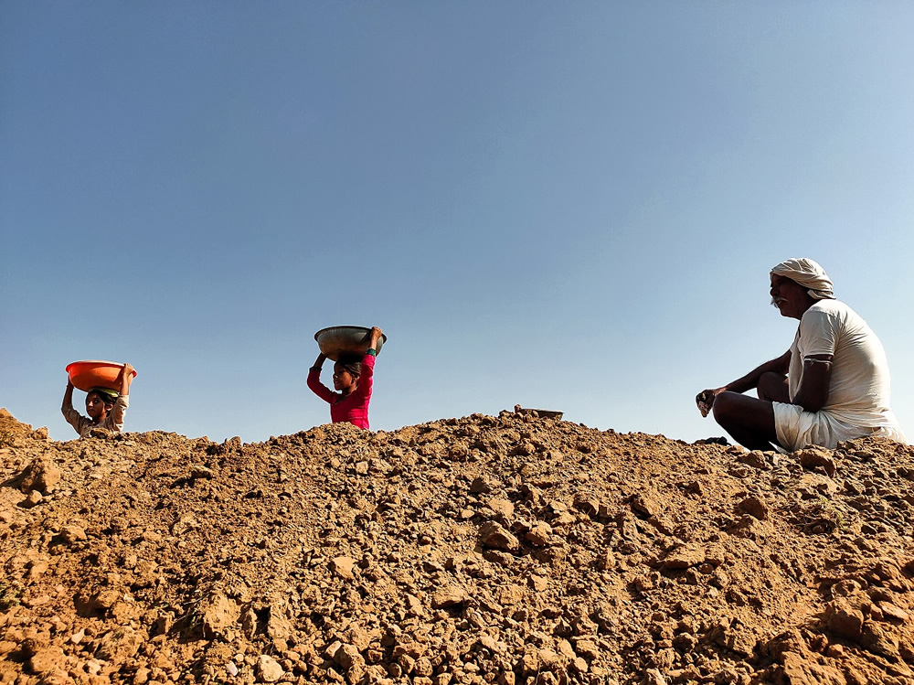 Life Of MGNREGA Workers During Pandemic By Sunil Khandal