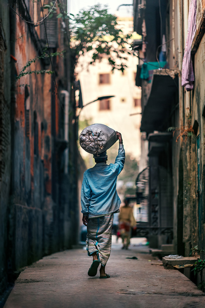 Beauty Amidst Chaos: From The Streets Of Dhaka Ashraful Arefin