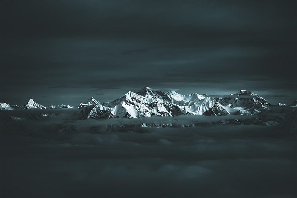 Dark n' Stormy: Everest & Annapurna Ranges Captured By Javi Lorbada