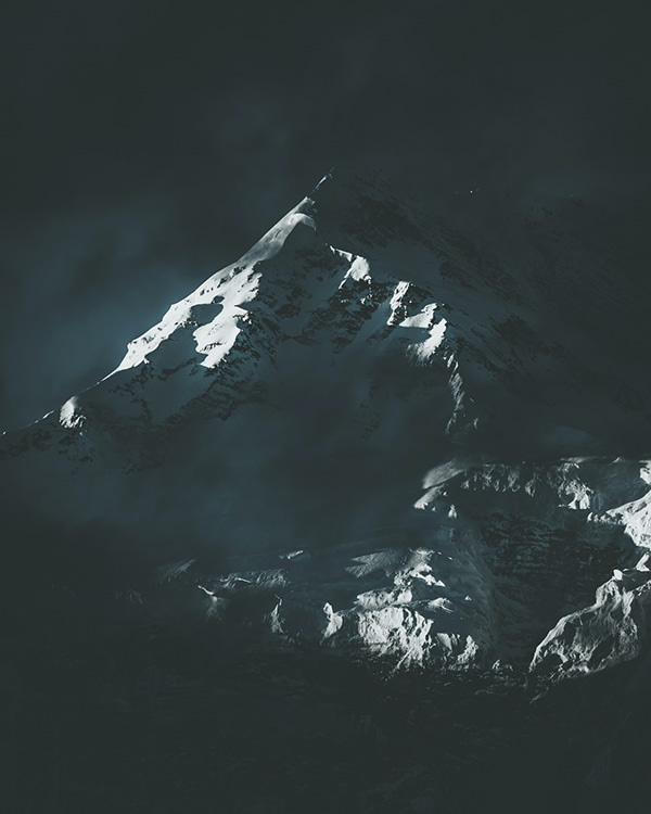 Dark n' Stormy: Everest & Annapurna Ranges Captured By Javi Lorbada