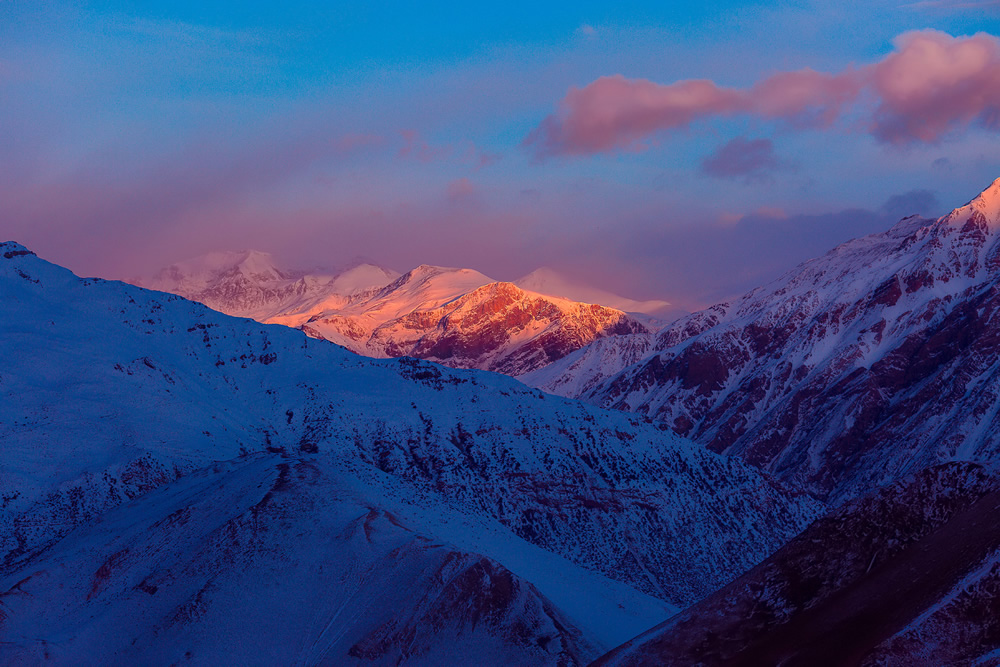 Mountains in Nepal: Beautiful Himalayan Landscapes By Erika Parfenova