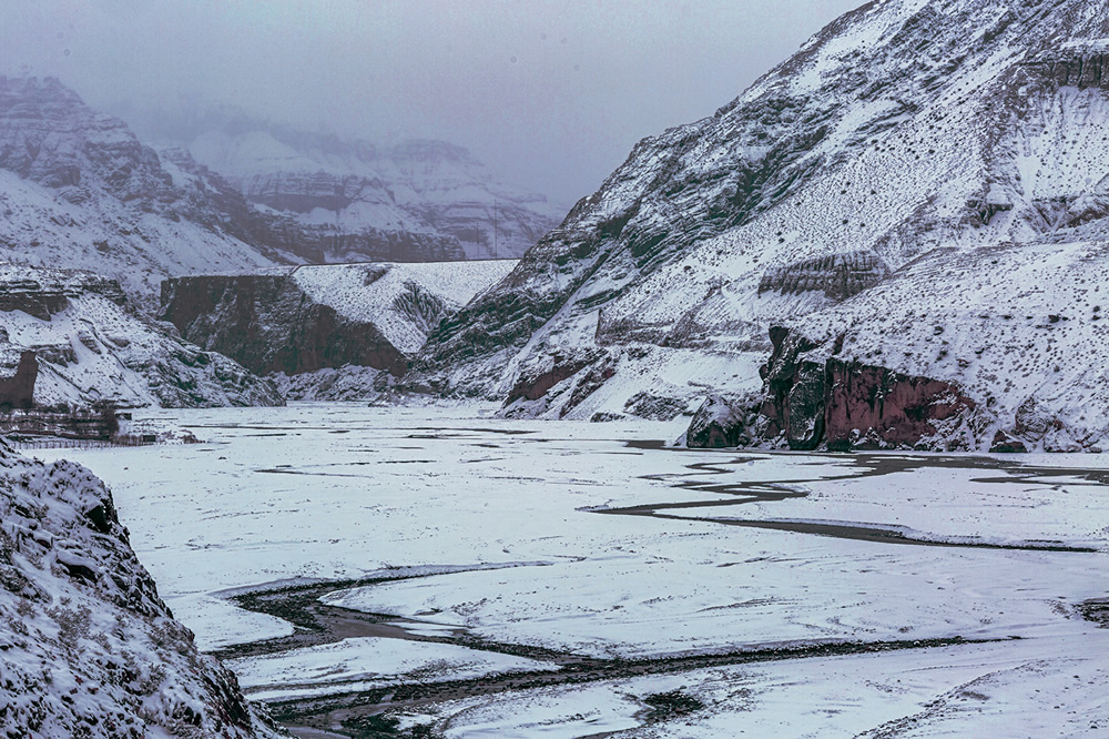 Mountains in Nepal: Beautiful Himalayan Landscapes By Erika Parfenova