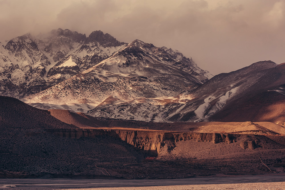 Mountains in Nepal: Beautiful Himalayan Landscapes By Erika Parfenova