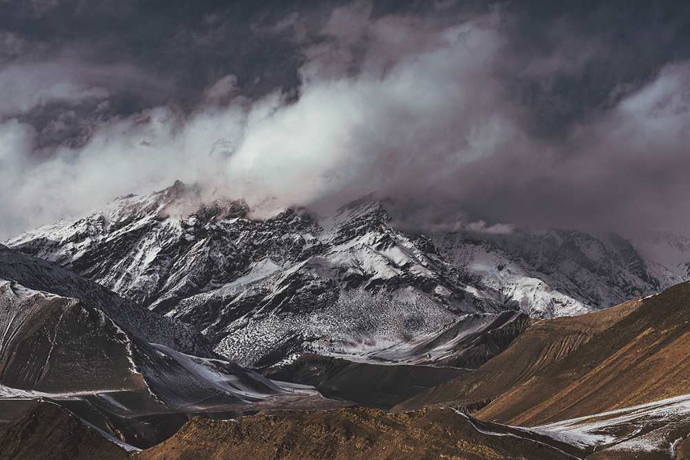 Mountains in Nepal: Beautiful Himalayan Landscapes By Erika Parfenova