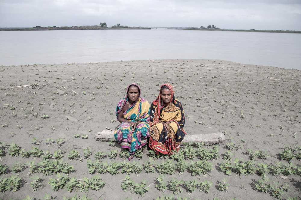 Waiting For The Last Wave: Photo Series By Moniruzzman Sazal