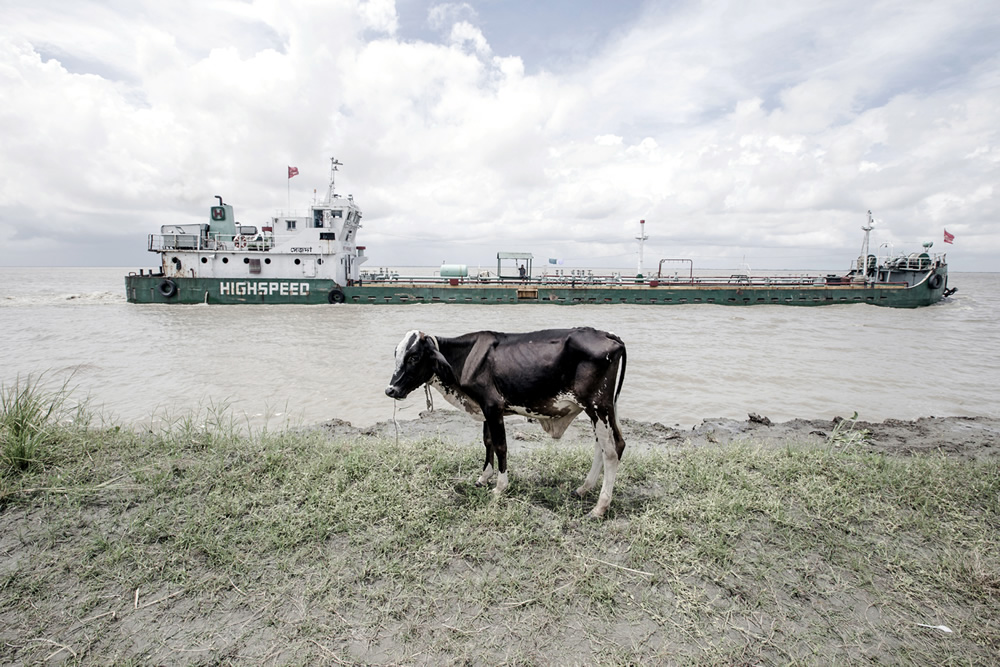 Waiting For The Last Wave: Photo Series By Moniruzzman Sazal