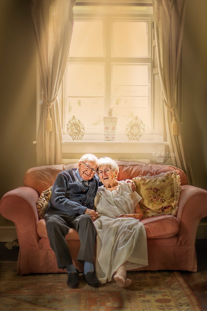 Beautiful Photoshoot Of Old Couple by Photographer Sujata Setia 