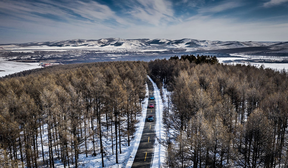 Porsche Ice Experience: Photographer Kai Hartmann Stunningly Captured in Northern China, Inner Mongolia