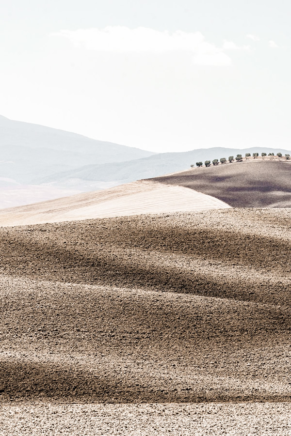 The Italian Desert: Minimalistic Tuscan Landscapes By Roland Kramer