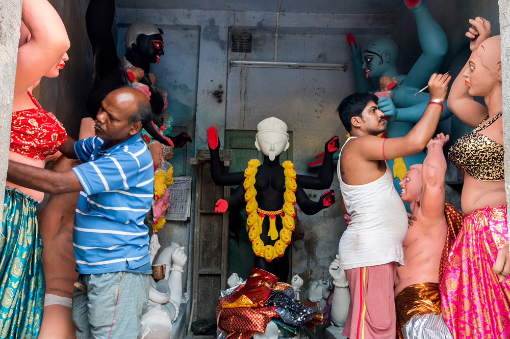 Kumartuli: Where Humans Create Gods By Avishek Majumder