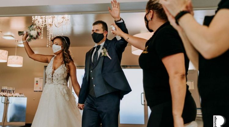 The Best 25 Wedding Photos Taken During The Pandemic