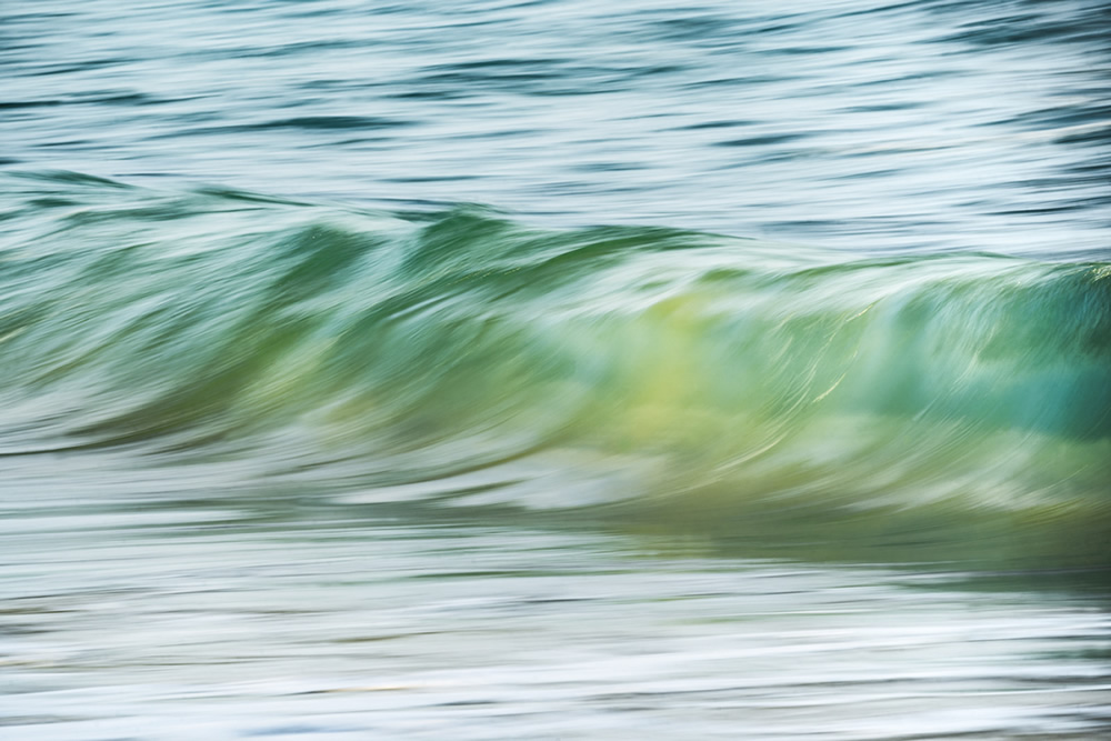 The Motion: The Flowing Waves Of The Atlantic Ocean By Roland Kramer