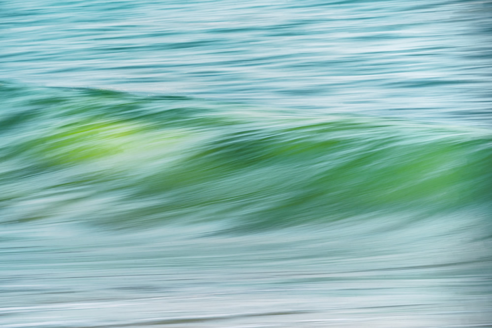 The Motion: The Flowing Waves Of The Atlantic Ocean By Roland Kramer