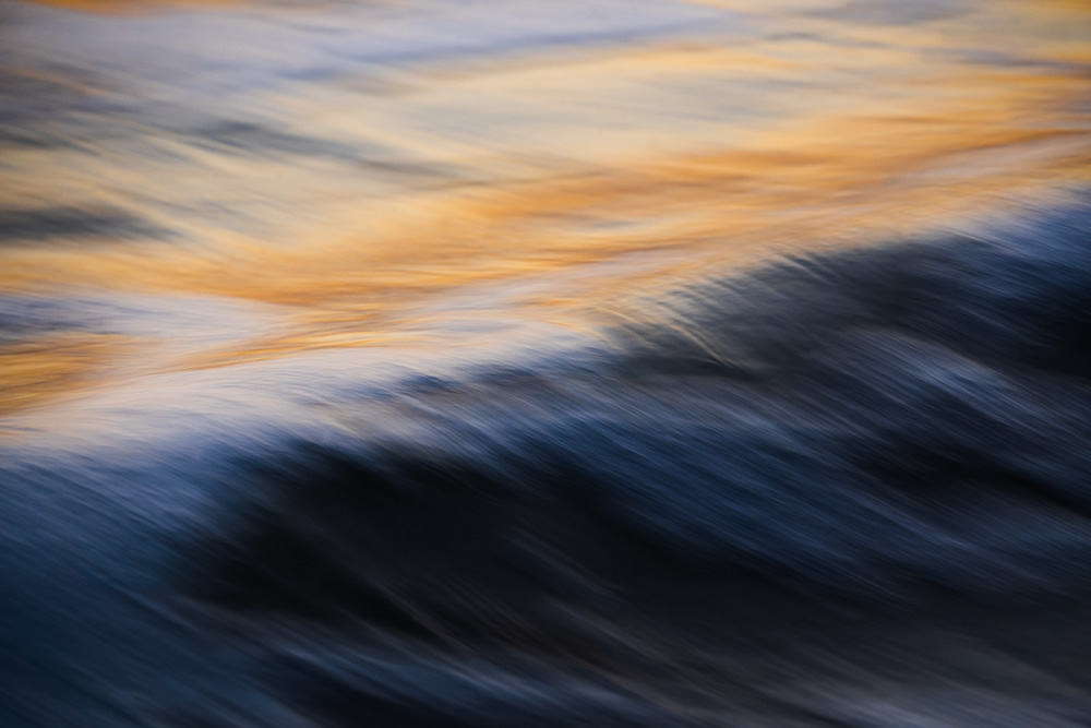 The Motion: The Flowing Waves Of The Atlantic Ocean By Roland Kramer