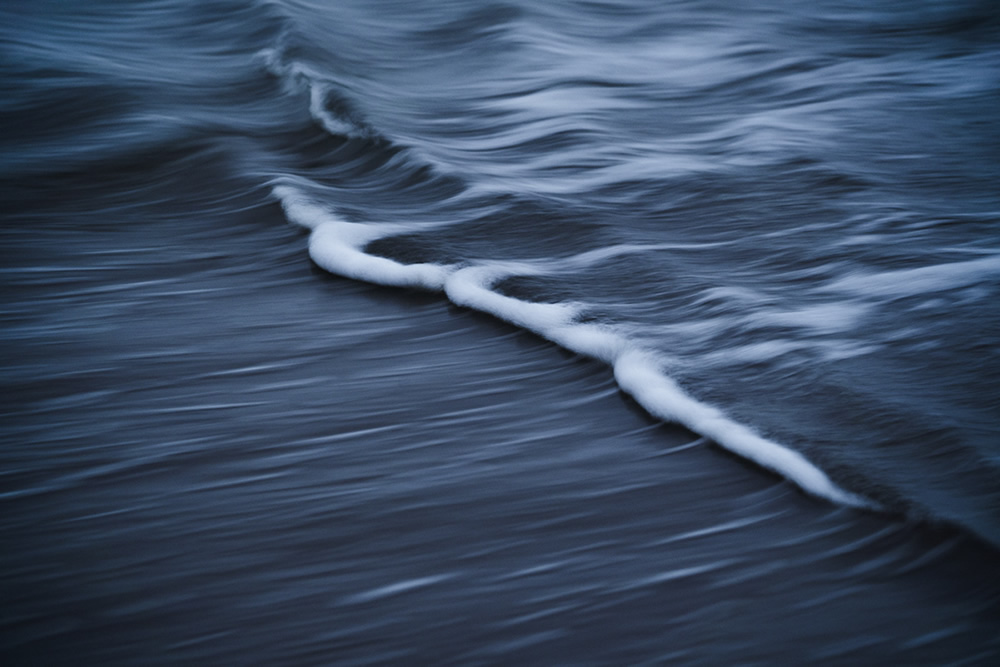 The Motion: The Flowing Waves Of The Atlantic Ocean By Roland Kramer