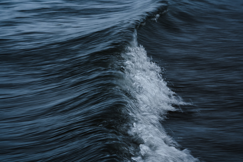 The Motion: The Flowing Waves Of The Atlantic Ocean By Roland Kramer