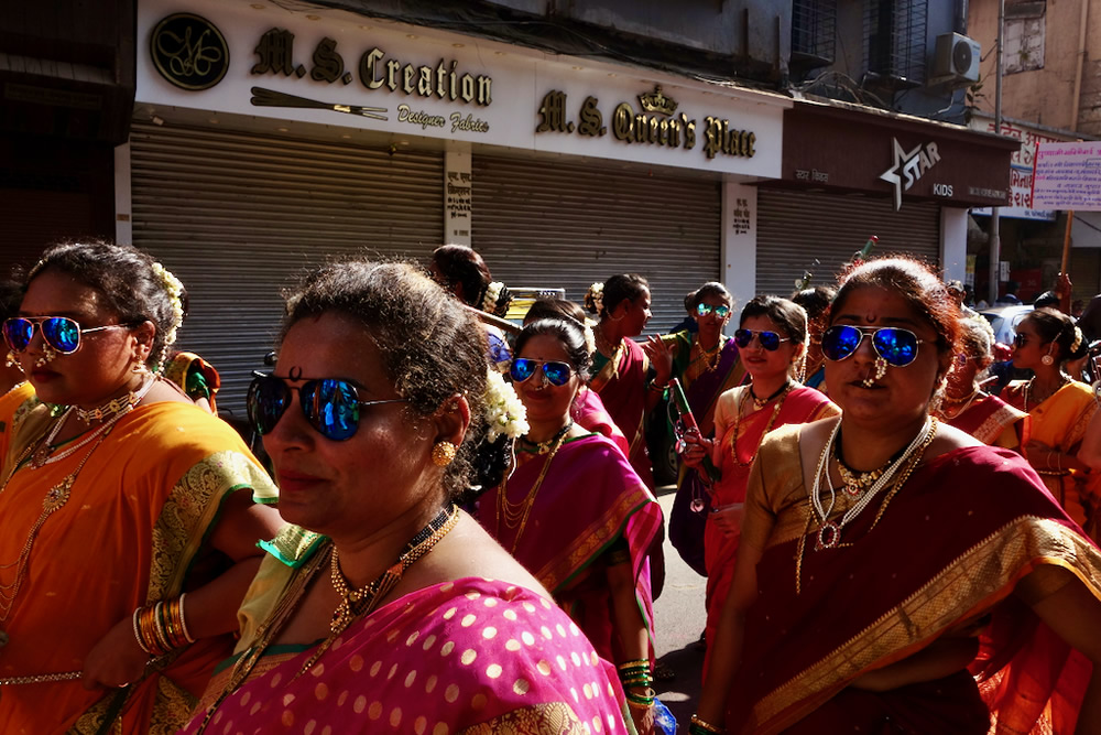 GudiPadwa: Shobha Yatra, Giragon, Mumbai By Sanjoy Banerjee