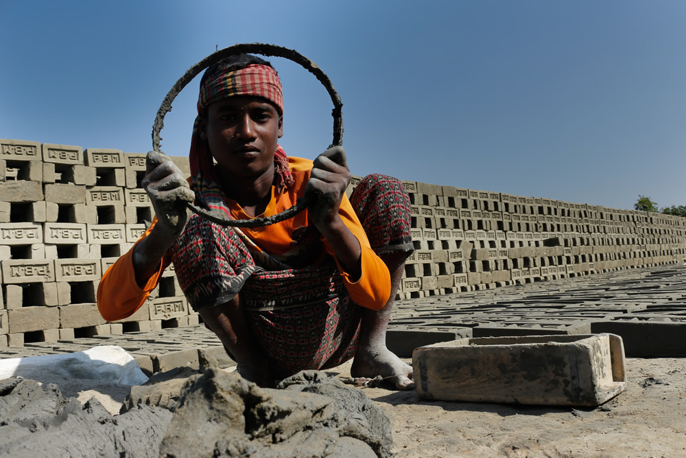 Life Of Brick Kiln Workers: Photo Series by Sumon Das