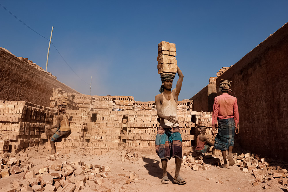 Life Of Brick Kiln Workers: Photo Series by Sumon Das