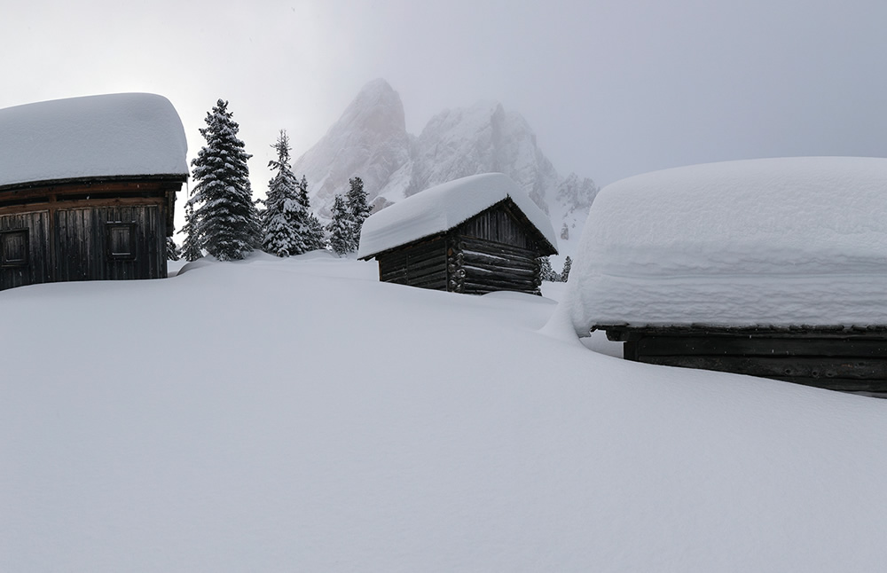 Dolomites In Winter: Beautiful Landscape Photography By Martin Peintner