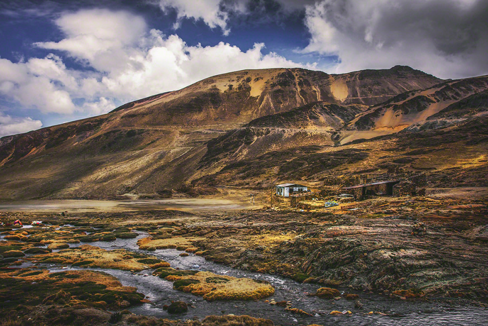 To Cairoma Along The Kimsa Cruz Cordillera By Javier Molina