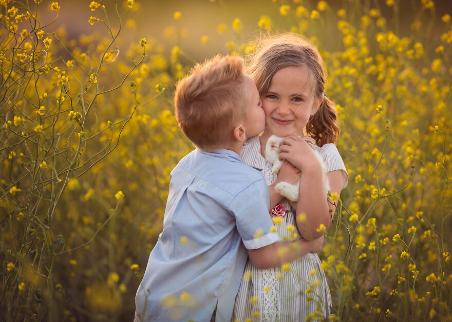 Lisa Holloway Kids Photography With Farm Animals