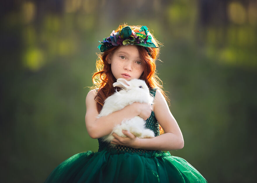 Magical Bond Between Children and Animals Captured by Lisa Holloway