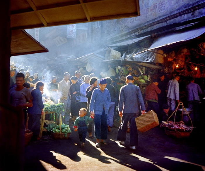 Color Photographs From Master Photographer Fan Ho 